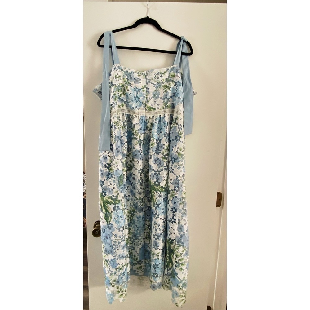 ARULA Floral Lace Midi Dress - Picture 6 of 6